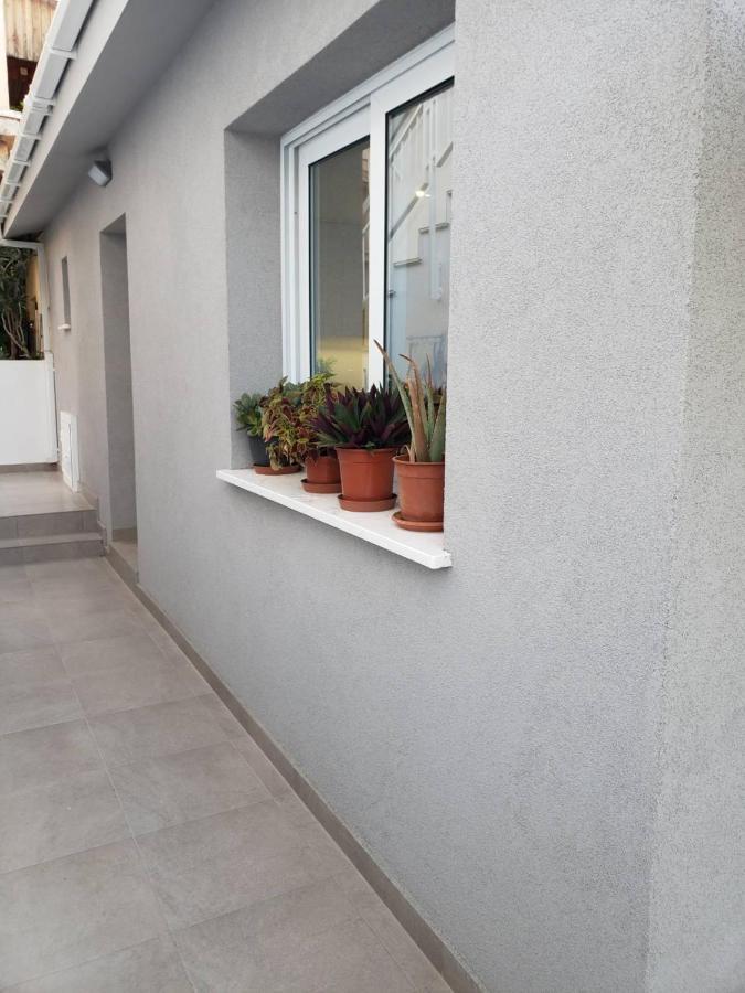 Modern & Cozy Studio W/ Backyard Near City Center Limassol Bagian luar foto