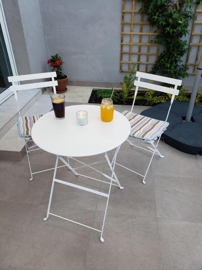 Modern & Cozy Studio W/ Backyard Near City Center Limassol Bagian luar foto